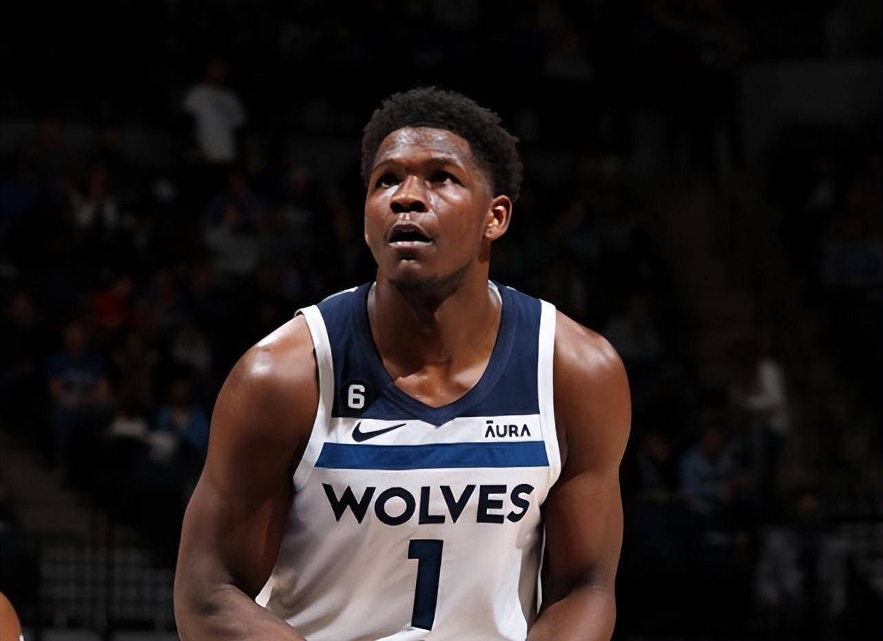 前锋用他的 前锋用他的