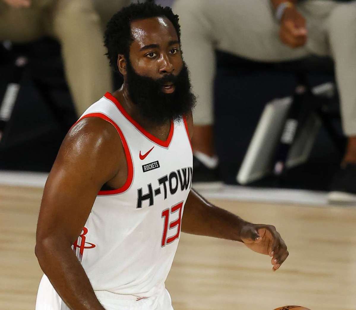 共同策划并 共同策划并